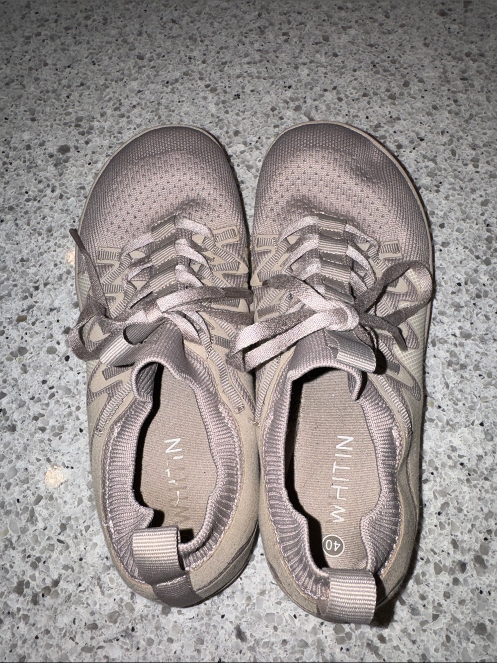 Within shoes - Picture 3 of 6